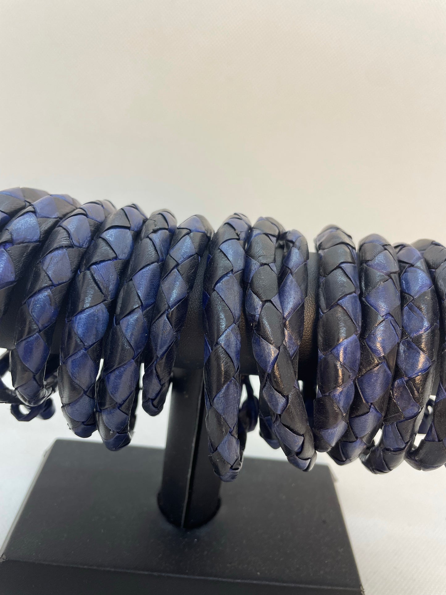 Pulseras cuero 2