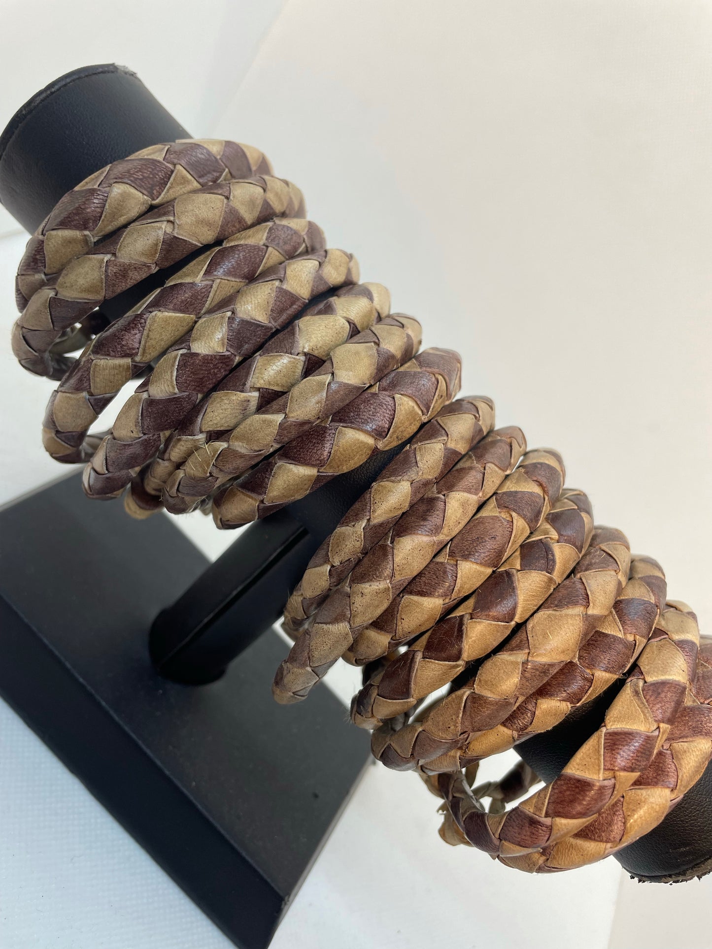 Pulseras cuero 3