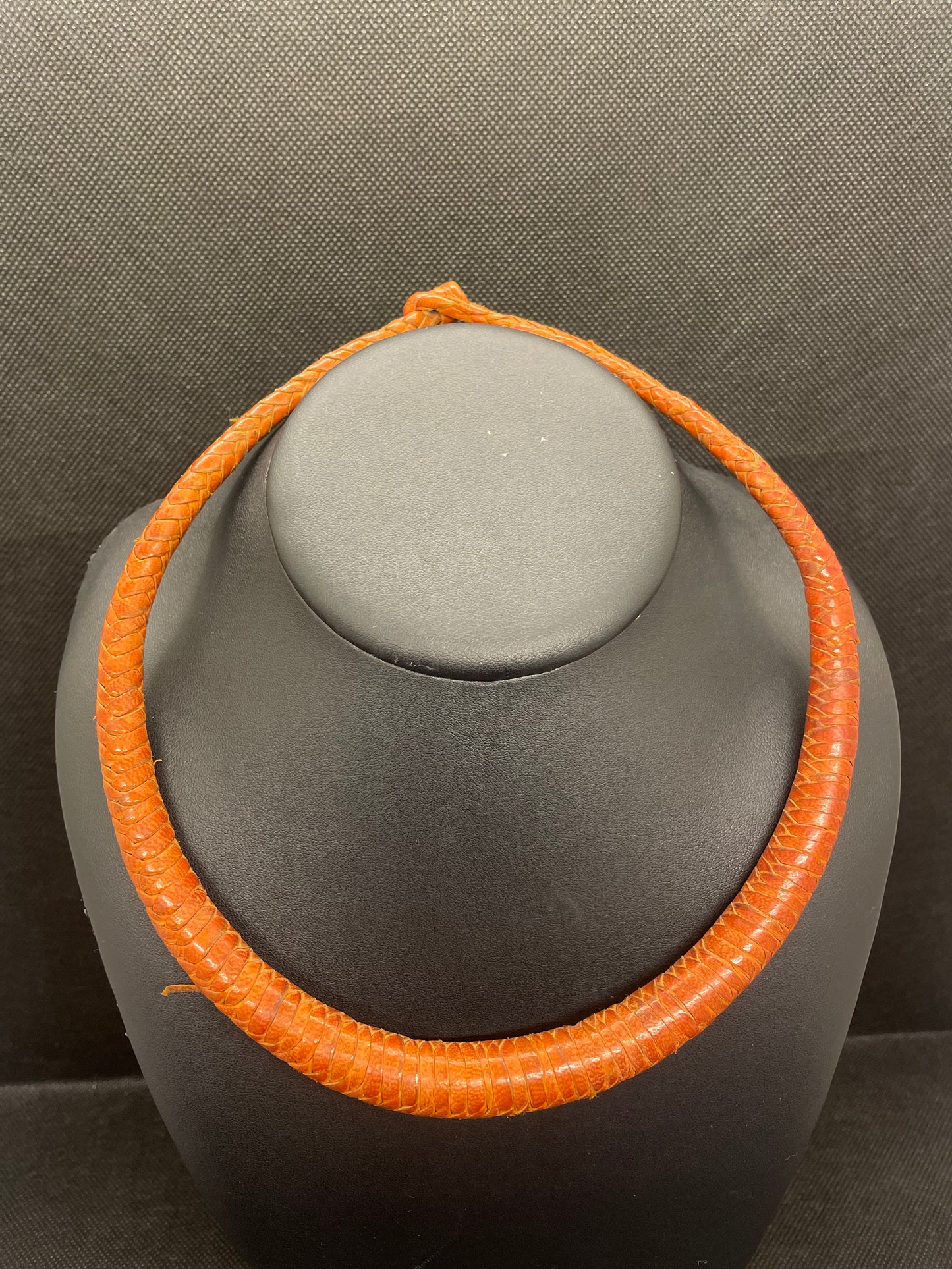 collar cuero11