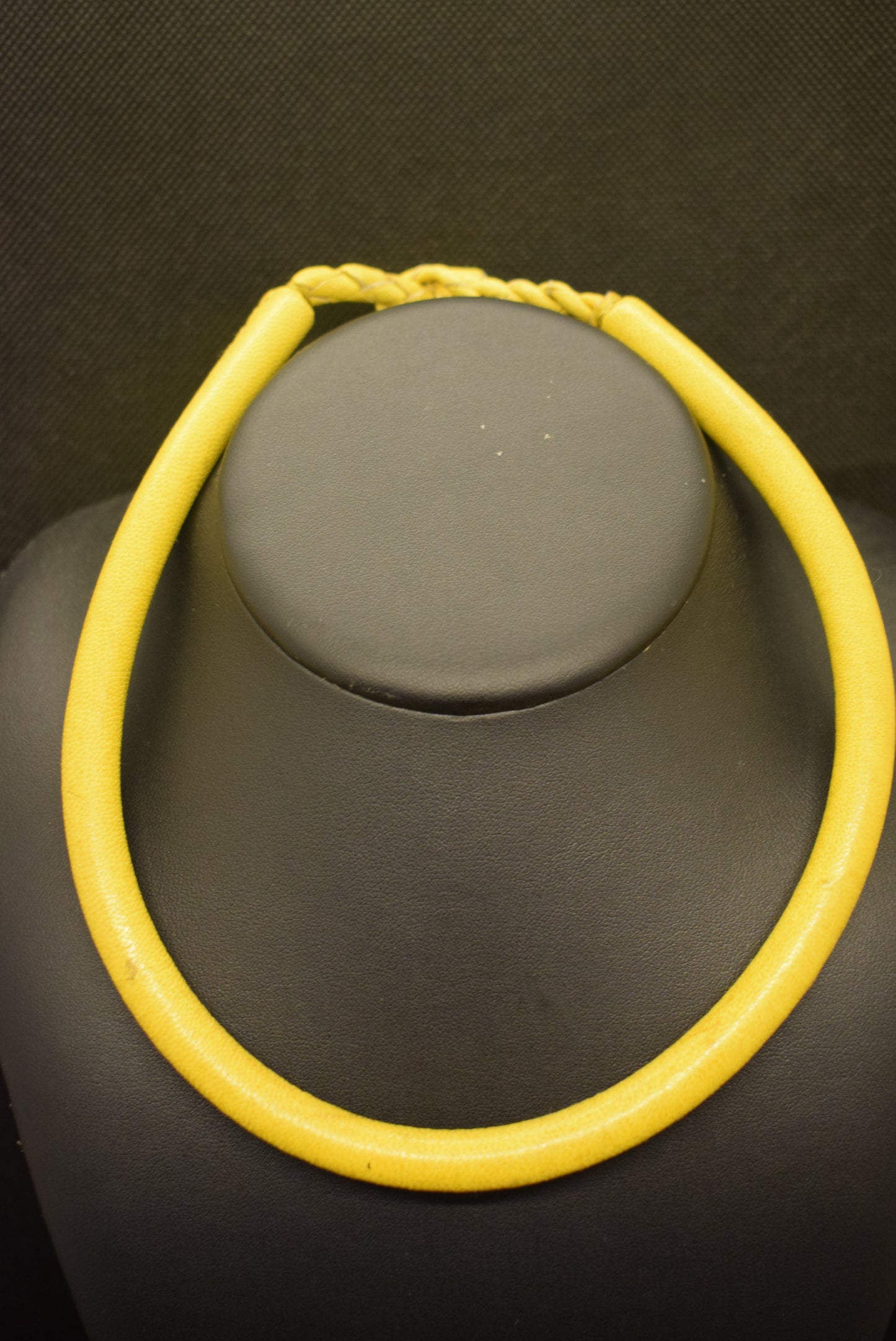 collar de cuero17