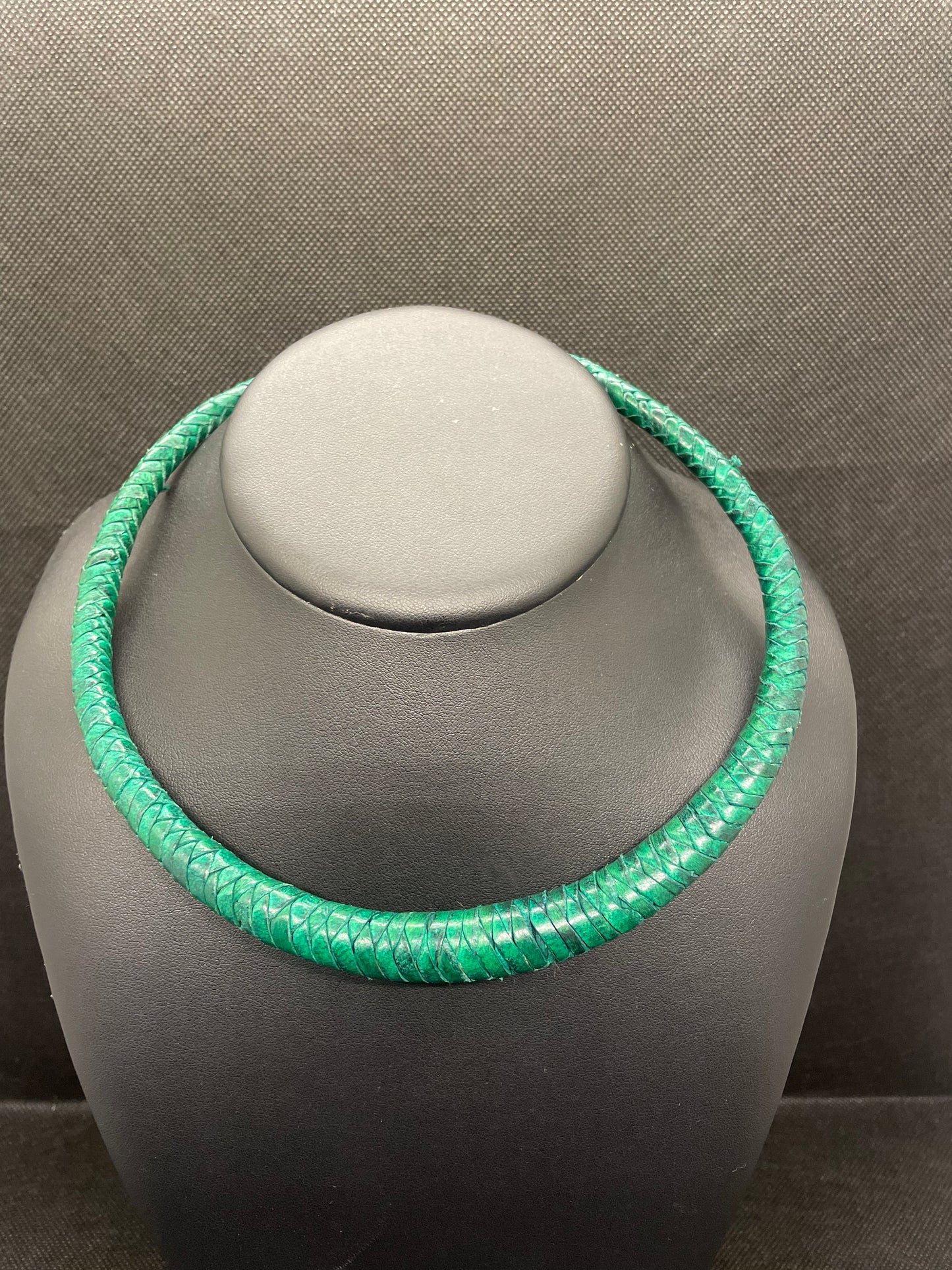 collar cuero14